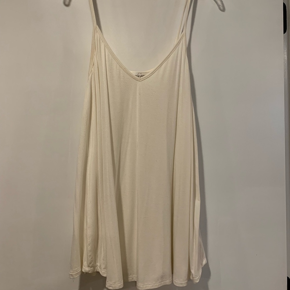 Carly Jean Los Angeles V-Neck Tank, size small